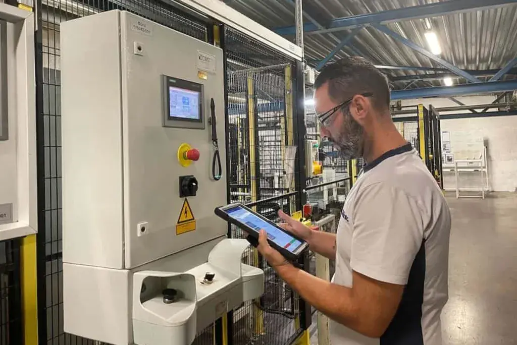 Industrial Settings wall mounting enclosure