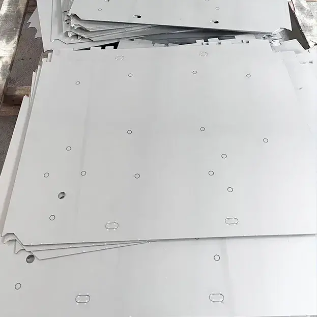 Laser cutting hole2